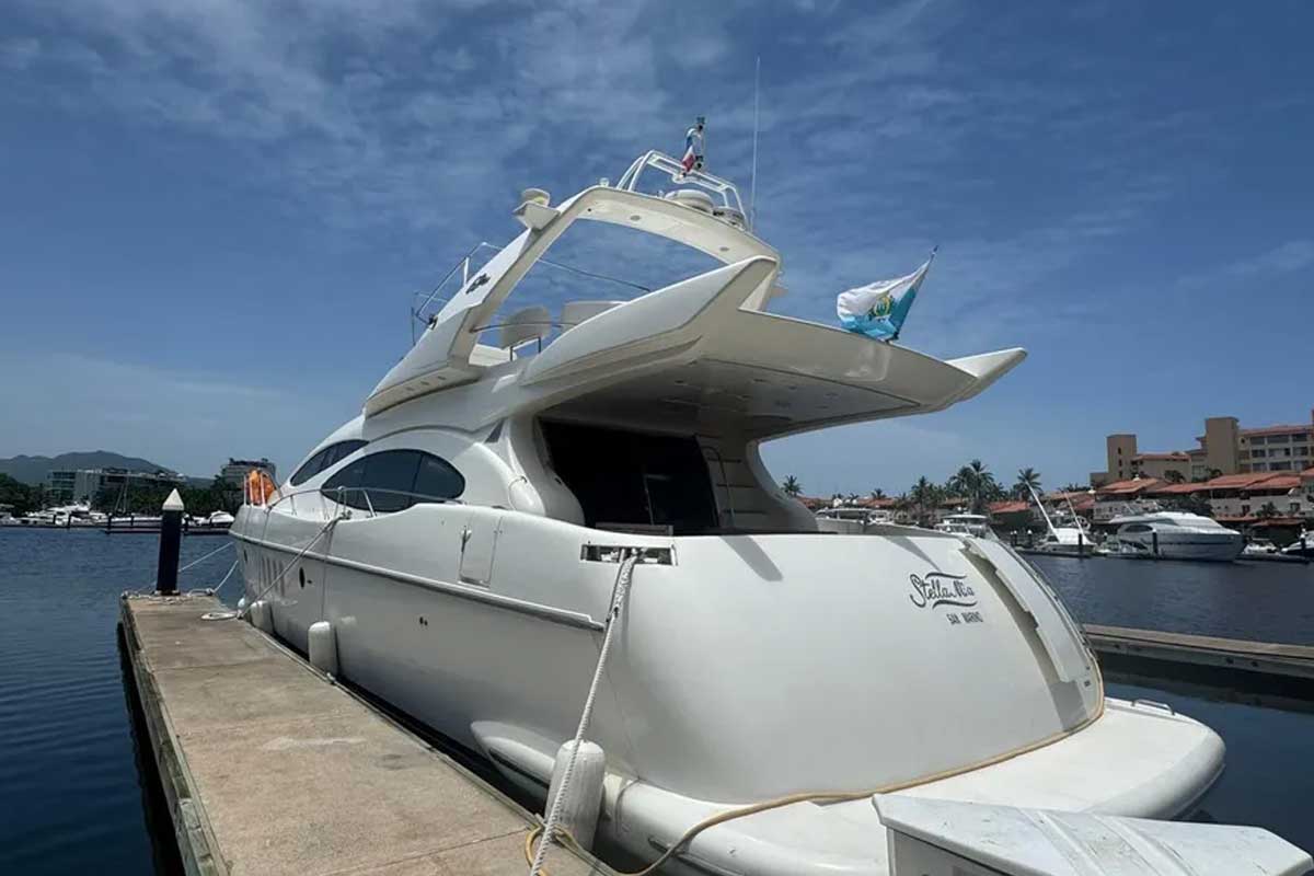 2001 Azimut 68 Plus gallery 1